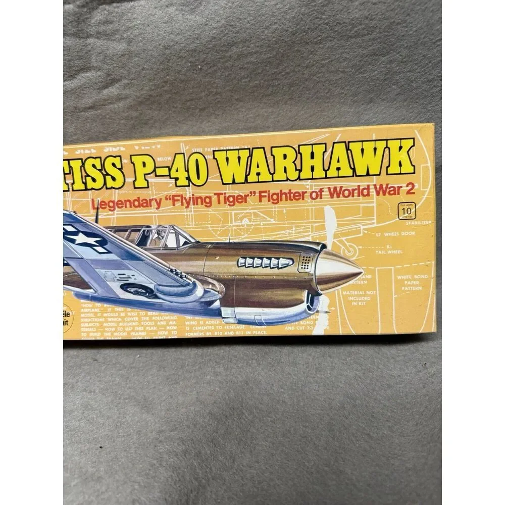 VINTAGE‎ GUILLOW'S FLYING MODEL KIT CURTISS P-40 WARHAWK 
